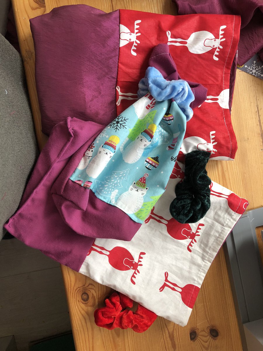 Rebridled's tweet photo. Trying something new for myself this week. 
Reusable Christmas wrapping bags to save wasting paper wrapping every year 

https://t.co/93FDZoZj36 

#EquineHour  #horsechathour  #equestriangifts  #TweetMaster #horsebloggers #StyleReins #horseandhoof #totallyhorseandpony #ponyhour https://t.co/vrRY4F9Ery