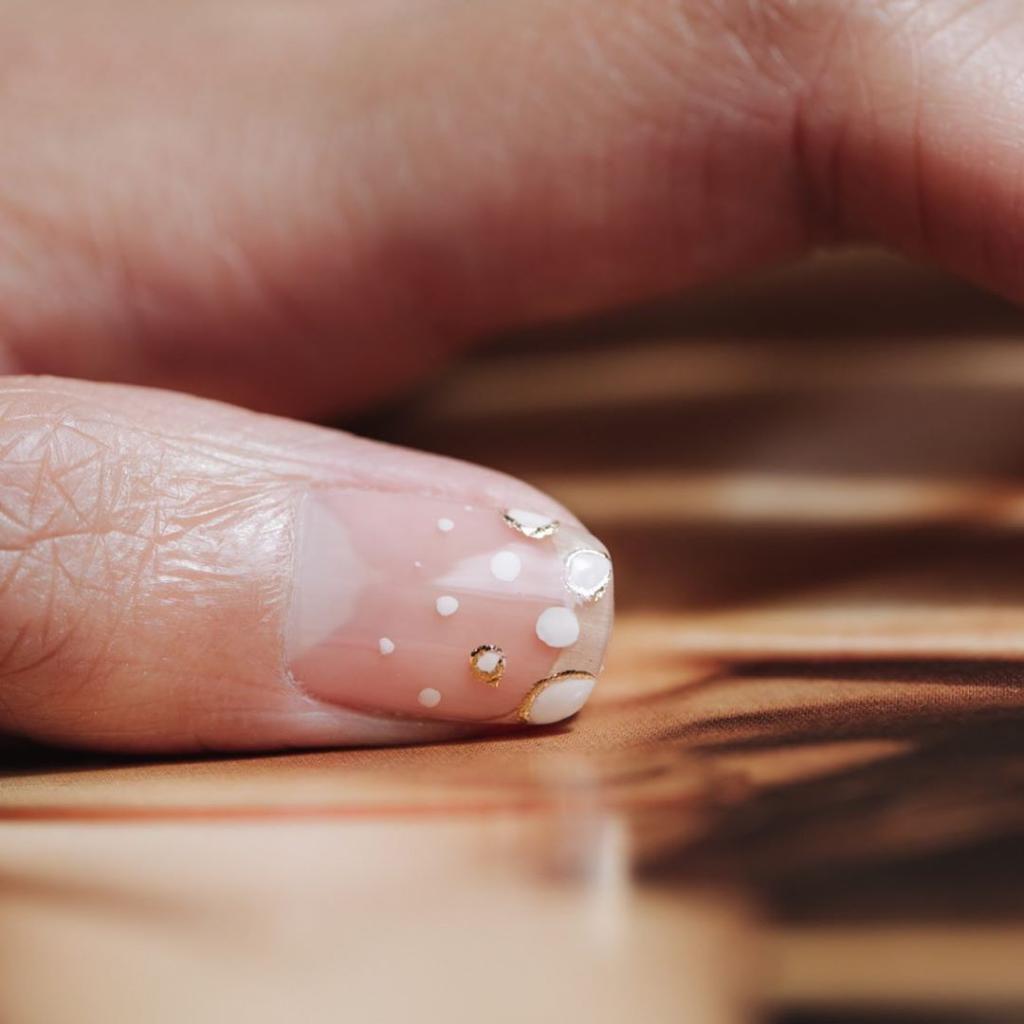 Cream Puff snowflakes ❄️by Dry By London [via IG]