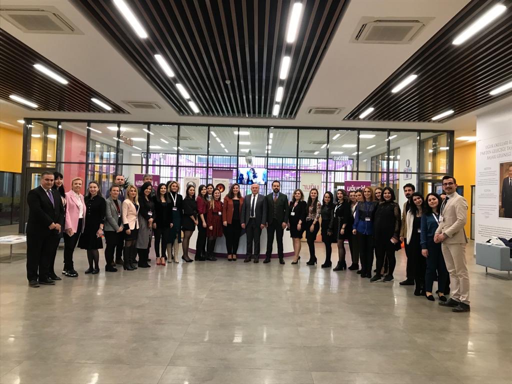 UOBasinEkspres's tweet photo. Uğur Okulları Basın Ekspres Kampüsü; 2019-2020 Eğitim Öğretim Yılı 1.Dönem Karne Törenimiz;Uğur Okulları Genel Müdürü Sn.Nevzat Kulaberoğlu ve Genel Müdür Yardımcısı Sn.Nil Çiçek’in katılımıyla gerçekleştirildi. 
Tüm öğretmen ve öğrencilerimize güzel bir yarıyıl tatili diliyoruz. https://t.co/uzuyWxAhYp