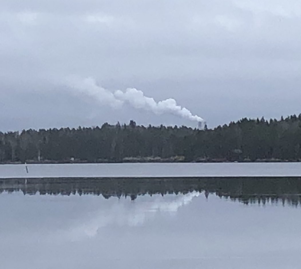 KohoJarkko's tweet photo. #vesi #sää 17.1.2020. #kupera & #kovera & #veteenpiirrettyviiva Nelikannassa veden olomuotoja sulassa sovussa: #ulkolämpötila +4 C & #Saimaanpinta #Tainionkoski 75,7 m & #Vuoksi-juoksutus kova 700 m3/s & #sähkönhinta 7vrk ka 2,7 c/kWh alv0. #eteläsaimaa #taipall #saimaa #työmatka https://t.co/WF8DunjIyF