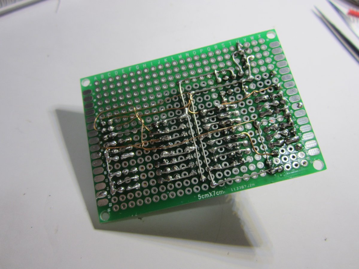 saiki0011's tweet image. #ゆるふわ電子工作
#ATTiny13 or 85 書込&テストベース
一応配線終了これから動作テストです😆
#自作Arduino #ATTiny85 #Arduino #電子工作