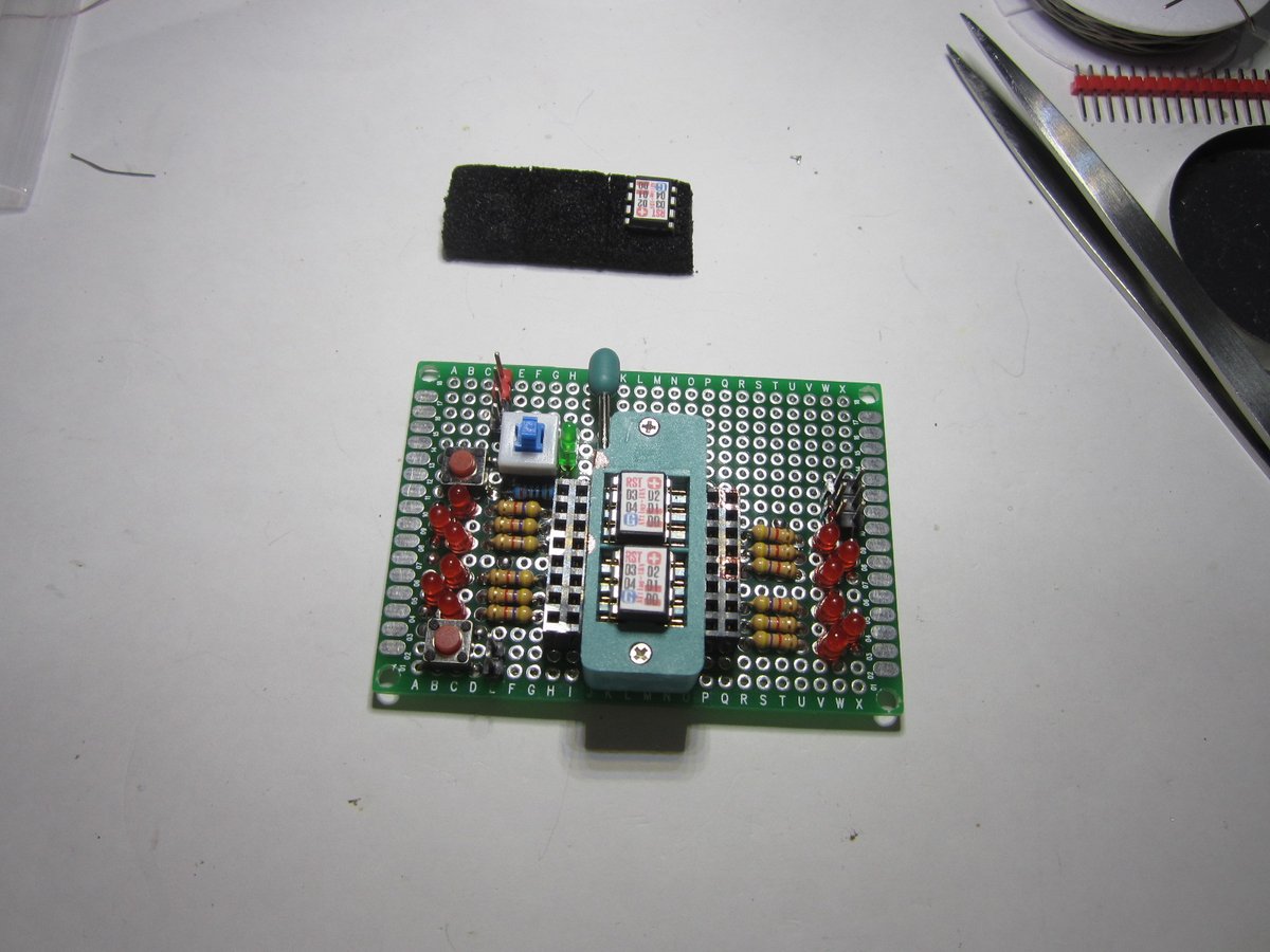 saiki0011's tweet image. #ゆるふわ電子工作
#ATTiny13 or 85 書込&テストベース
一応配線終了これから動作テストです😆
#自作Arduino #ATTiny85 #Arduino #電子工作