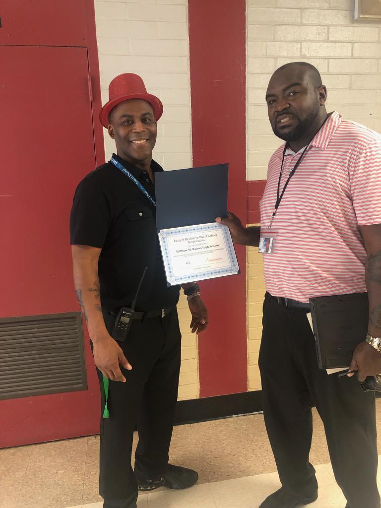 SchCultureDCPS's tweet photo. 🎩 Kudos to THE WILLIAM M. RAINES HS for their focus on keeping students in school. Raines is “top of the class” in a decline in out of school suspensions through quarter 2! Way to go!! #RestorativeJustice #NoOSS #TeamDuval #TopOfTheClass 🎩 https://t.co/MopxcG8RuS