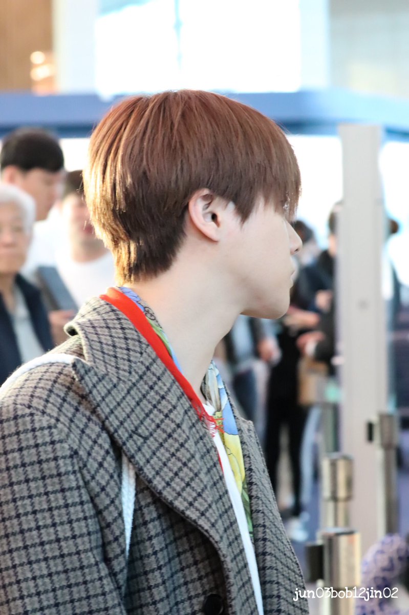 jun03bob12jin02's tweet photo. 200117 ICN

#iKON #아이콘 #진환 #김진환 #JINHWAN https://t.co/LJ5dxArIjT