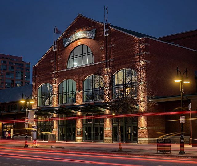 stevegrider's tweet photo. Slugger Field. 
#eastmainstreet #downtownlouisville #lighttrailphotography #louisvillearchitecture #twilightphotography #sluggerfield #louisvillesluggerfield https://t.co/BVDnacKTKi https://t.co/edQxIdhE8D
