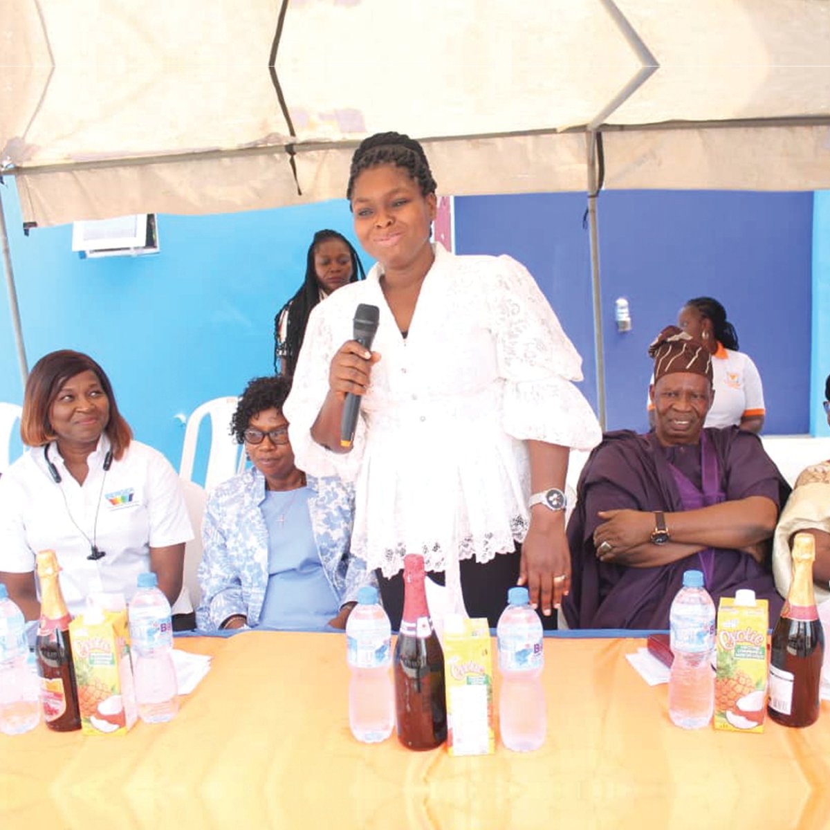 Bergerpaintsng's tweet photo. We had a great time at the ancient city of Ibadan during the opening ceremony of Berger Colour World at Elebu Market Road, Oluyole Extension. Ibadan.
Business Partner, Mrs. Kemi Arigbamu giving her address.
#Bergerpaints #Bergerpaintsnigeria
#Bergercolourworld #Colourworld https://t.co/yxkYWf9G2j
