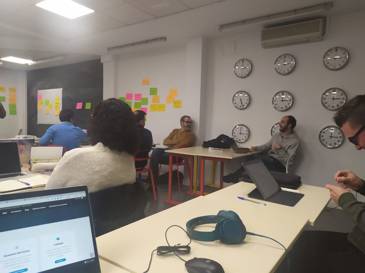 Weforteachers's tweet photo. Directores de centros educativos públicos, privados y concertados debaten sobre educación y aprenden de las diferencias. #ProgramaTIE https://t.co/ESC48X85Mf