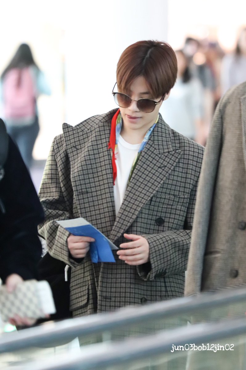 jun03bob12jin02's tweet photo. 200117 ICN

#iKON #아이콘 #진환 #김진환 #JINHWAN https://t.co/lNknOw9V5c