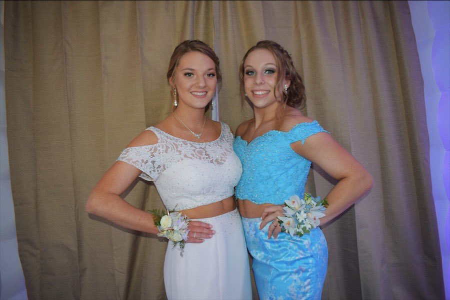 lydiaa_maxwell's tweet photo. Renting or selling my prom dress! Size 6 altered to a size 4. Has adjustable back! Dm for more details or if your interested:)) https://t.co/d4jnlCXfQR