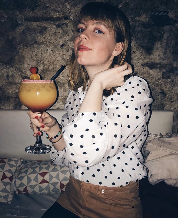 CuevasdeSando's tweet photo. Es viernes y el cuerpo te pide un #cocktail... Ven a tomártelo a Las Cuevas de Sandó como @/johannaofcastille (Instagram) 🍹 https://t.co/rvvlI70HW8
