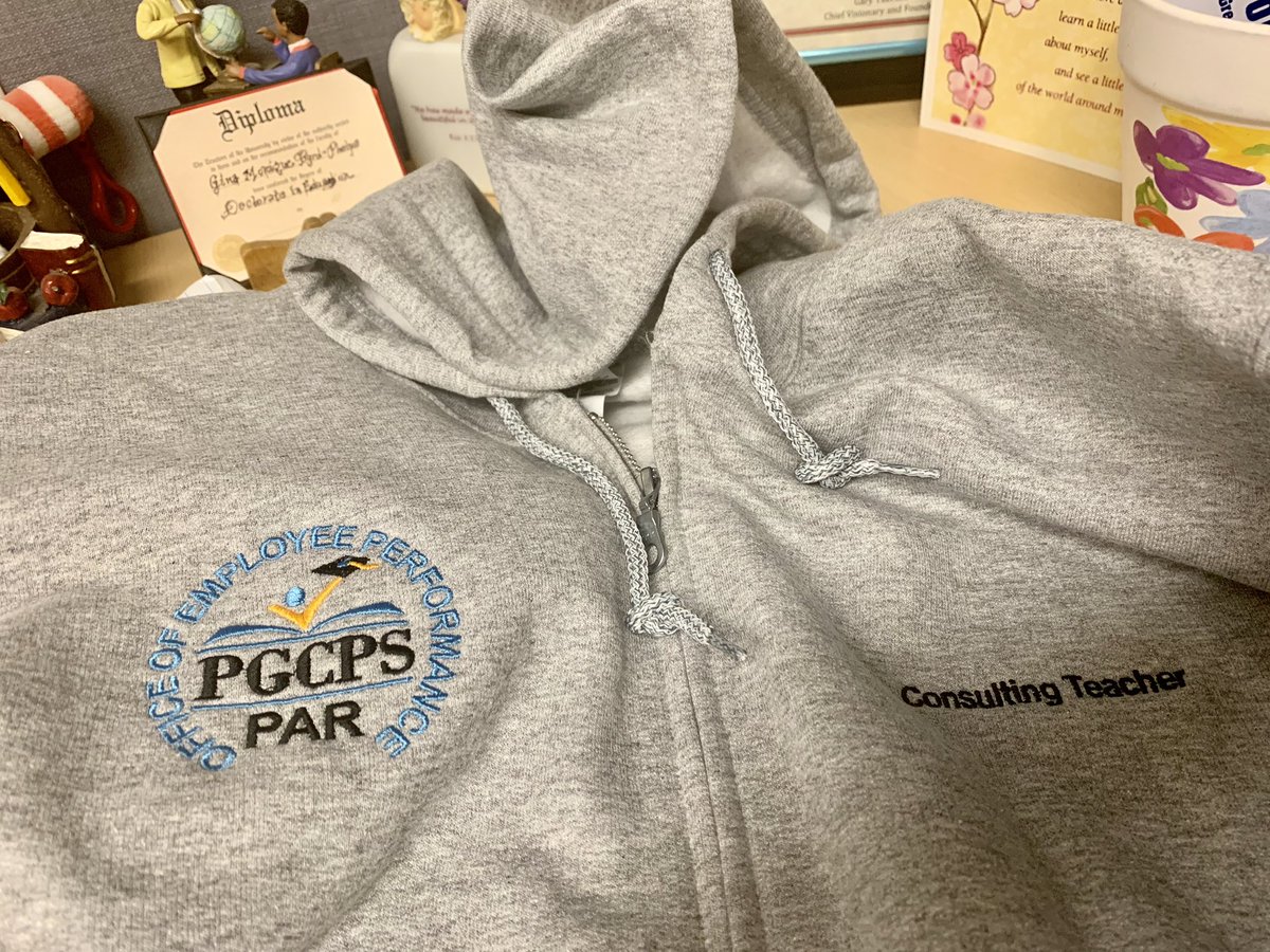 PDLadyConsults's tweet photo. 🏌🏽♀️⛳️PAR Swag🍏 Courtesy of @DrMoLamar1 💚 Thank You Dr. Lamar! Love it! 🙏🏽🤗 #Up2PAR #PARStrong #PARSwag #WeBragDifferent @pgcpsPAR @OEP_PGCPS https://t.co/l9NTkKV02x