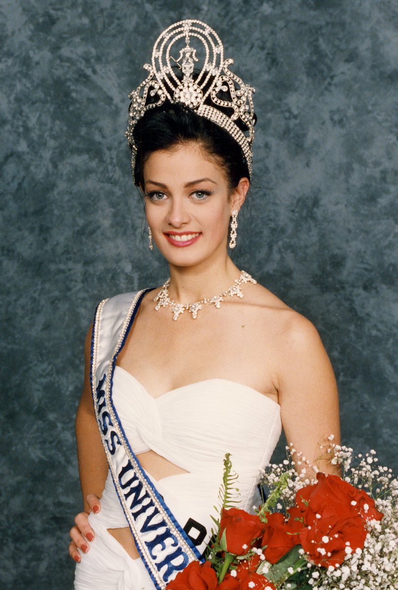 pageantplanet's tweet photo. Good news! Former Miss Universe Daynara Torres is close to finishing cancer treatment. Read more about this story in the #PageantDaily- it includes more news, useful resources, and #pageant coaching tips to help you reach the crown! https://t.co/tUdVRNx1Vd