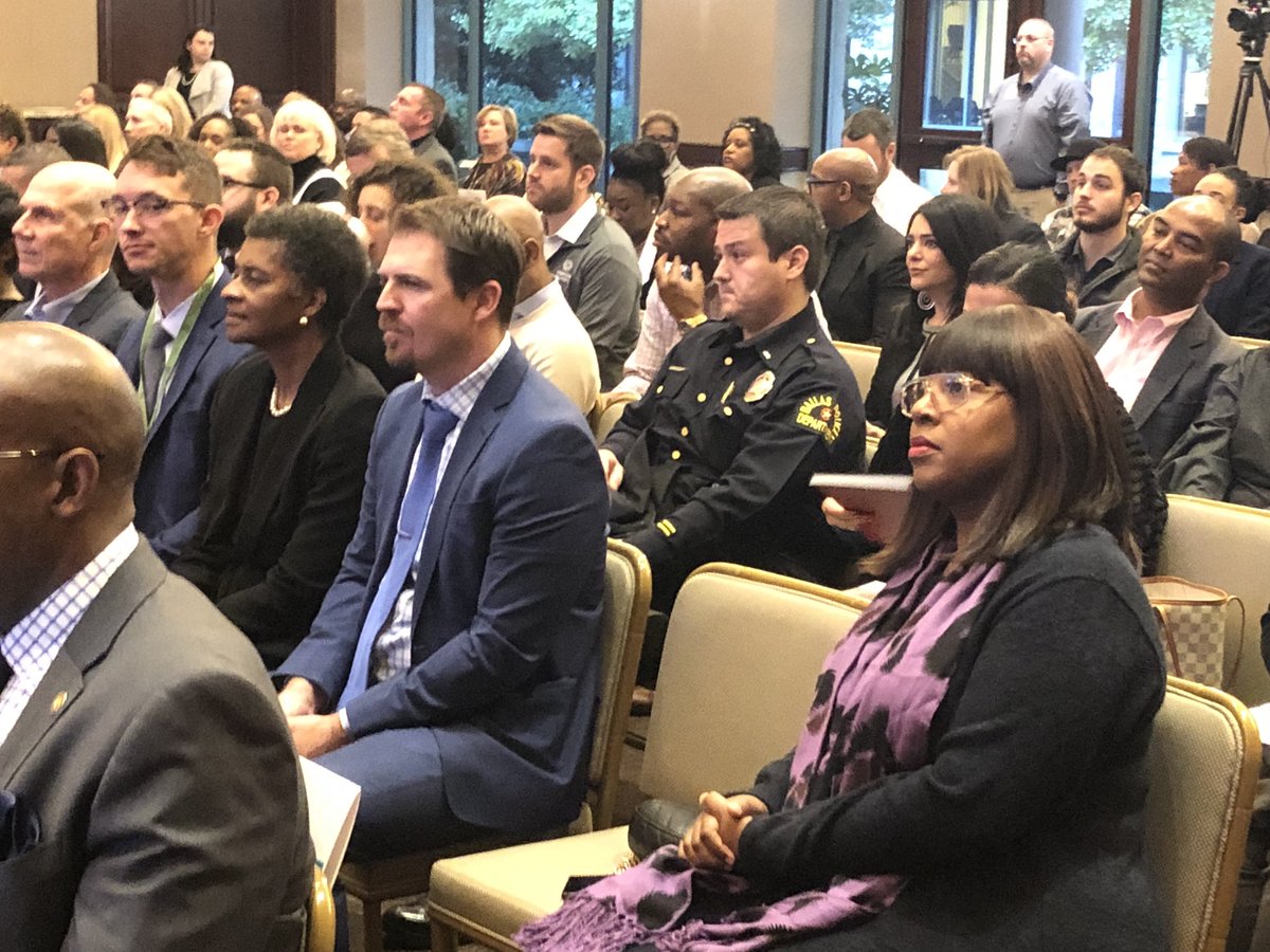 dallasschools's tweet photo. Today we are celebrating the industry partners and hard work that has made the @DISD_PTECH_ECHS such a success.

Amazing fact: 15 percent of Dallas ISD seniors are expected to graduate with an associate degree. 👏👏👏👏

@UNTDallas @dcccd https://t.co/mLgEm3VV83