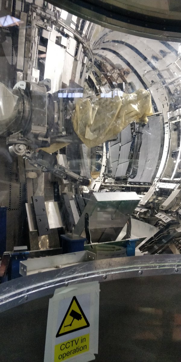 UniS_Materials's tweet photo. Amazing first #MatSoc trip of the year to the Culham Centre for Fusion Energy! Thanks to Andy, Ella and Nik from @UKAEAofficial for a fantastic tour. @SurreyMiNMaT #fusionenergy https://t.co/xPIUD8jUao