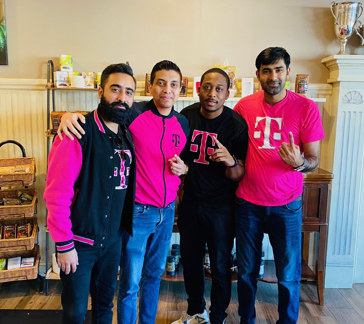 CalebHaley07's tweet photo. Our culture in the Northeast is people first! We love to start our days by saying Thank You to the team members that make it all possible! Breakfast of Champions in full effect! @fahadidris @SabbirRaen @myamtel @BridglallRebeca @KevinDunning @lpetrone9 @OpsMgrScott https://t.co/pjrPnYX95R