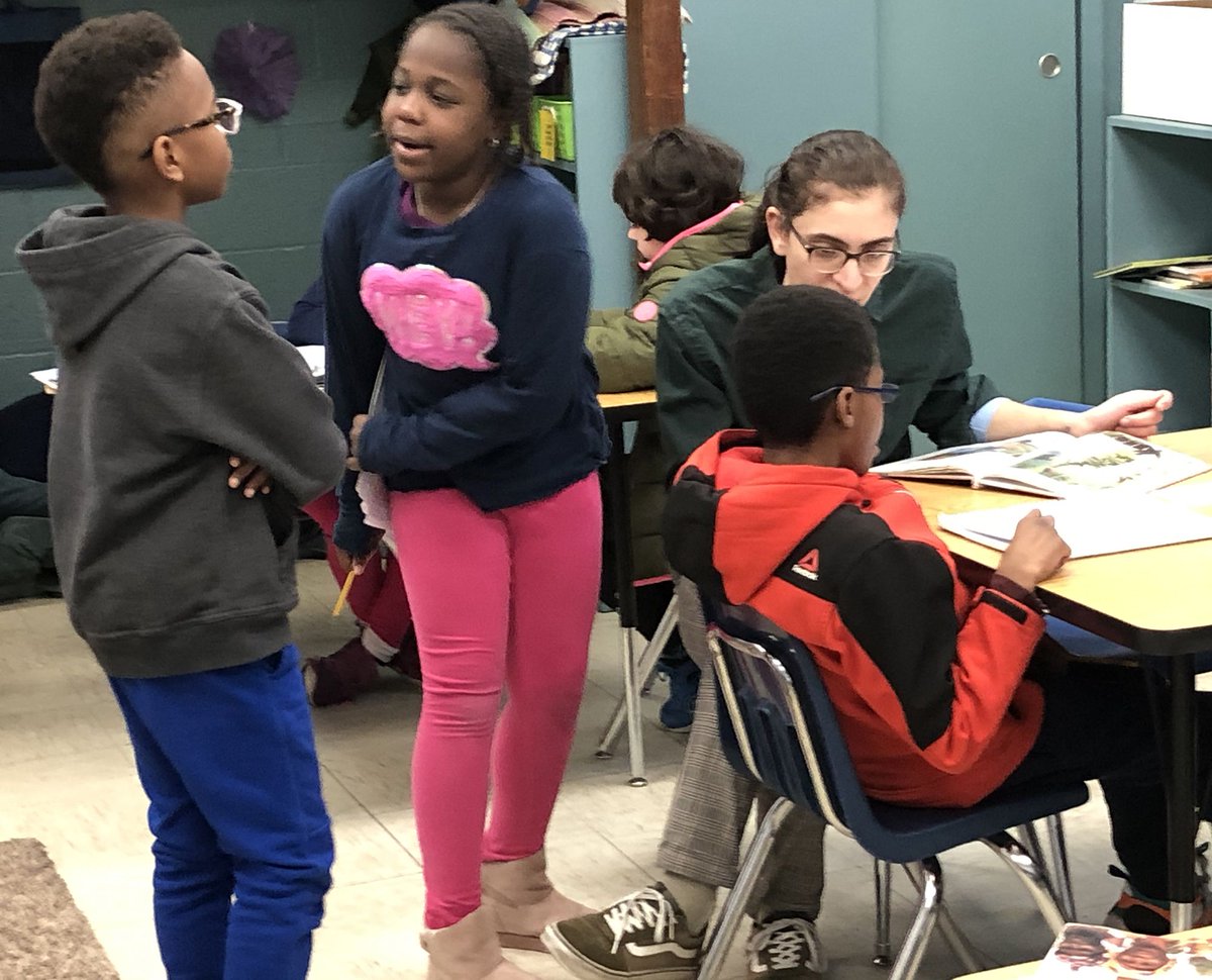 LFS1902's tweet photo. Tr. Priya's 3rd and 4th graders work on notes, outlining, and writing reports. Mastering a skill they will use throughout their lives.
#LFSeducation
#LFSsynthesizing
#LFSresearch https://t.co/GUjTsdBkvx