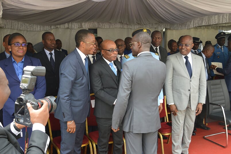 AlpcComnat's tweet photo. La ComNat-ALPC, avec à sa tête le Préfet Hors Grade Kouadio Yao, a présenté ses vœux de nouvel an au Ministre de la Sécurité et de la Protection Civile, le Général de Corps d’Armée Diomandé Vagondo. https://t.co/nGKJ21yhHZ

#ComNatALPC #MSPC https://t.co/vNrlx2tcF5