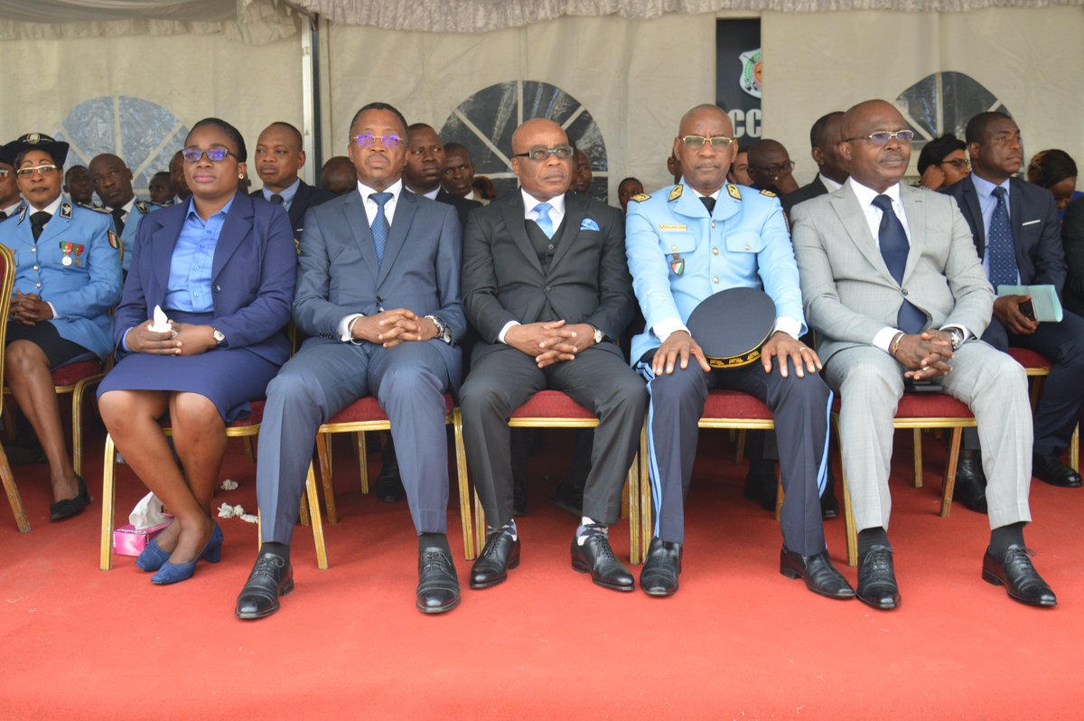 AlpcComnat's tweet photo. La ComNat-ALPC, avec à sa tête le Préfet Hors Grade Kouadio Yao, a présenté ses vœux de nouvel an au Ministre de la Sécurité et de la Protection Civile, le Général de Corps d’Armée Diomandé Vagondo. https://t.co/nGKJ21yhHZ

#ComNatALPC #MSPC https://t.co/vNrlx2tcF5