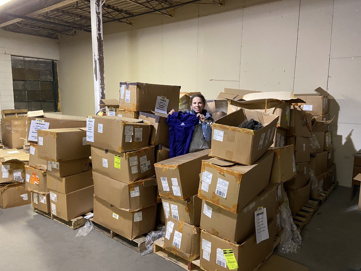 mollywright78's tweet photo. Jersey give away time! Love giving away 20,000 jerseys to youth orgs in Indiana! #ISCImpact https://t.co/chxikI3Llj