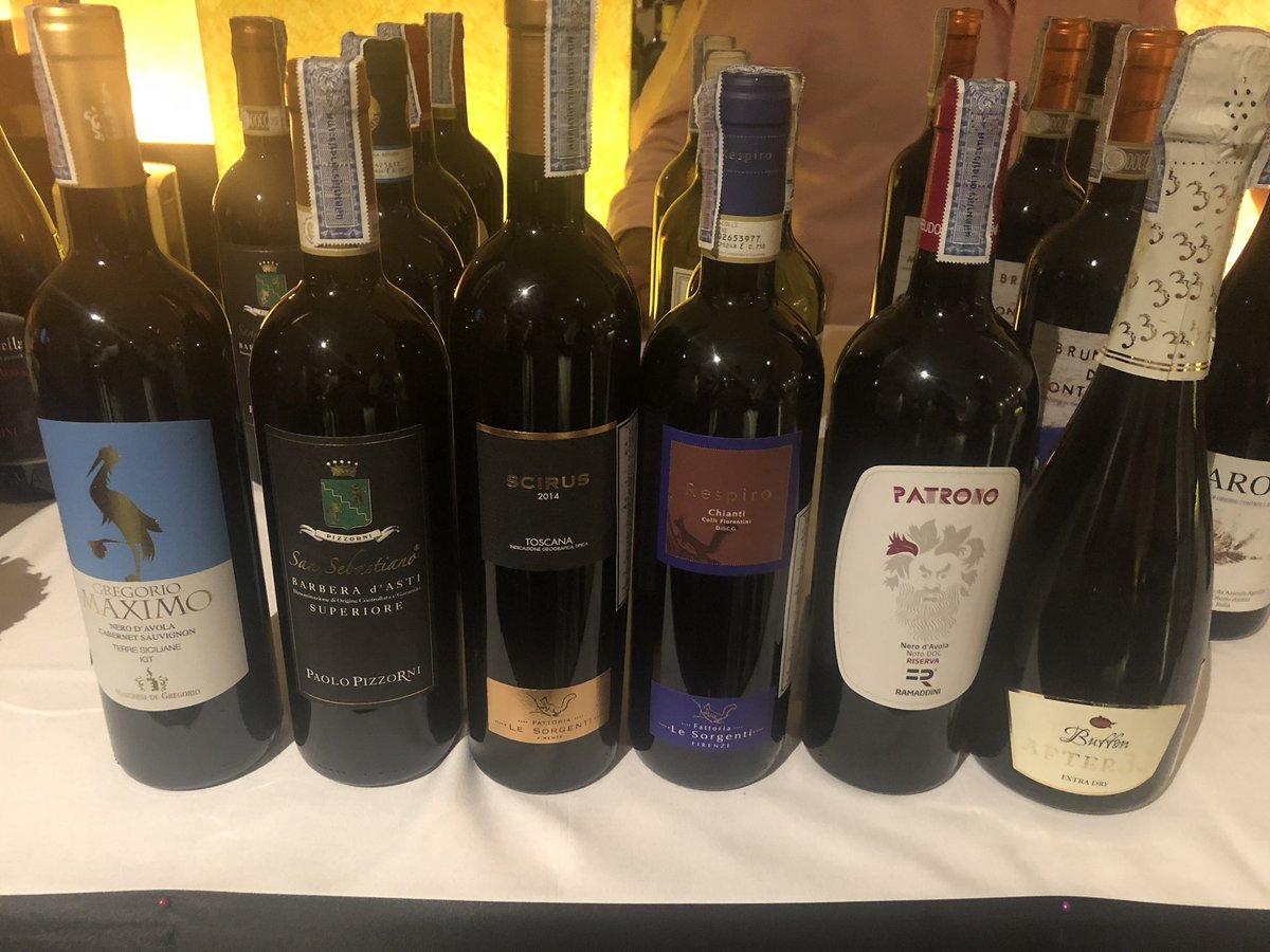 M_Thai_Crypto's tweet photo. ワインのテイスティングイベントに参加してきました🍷

流れでワイン7本買いました…😇

#勉強になりました https://t.co/ULB1lKT5Py