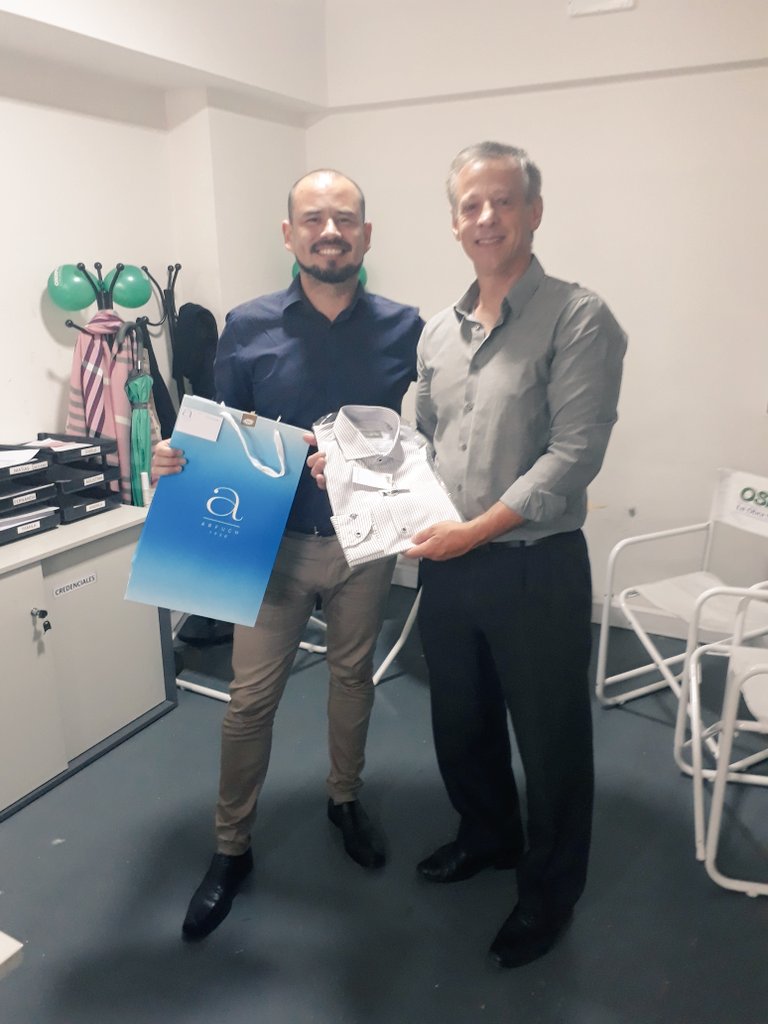 ChinoWally's tweet photo. Festejando el cumpleaños de nuestro querido gerente @pcabreraosdepym 
FELIZ CUMPLE PABLIN!!!
@Florenc59347193 @AVellilla @Dcordero331 @mhsanchez1988 @Osdepym @ClubOsdepym https://t.co/F3rdK42DTQ