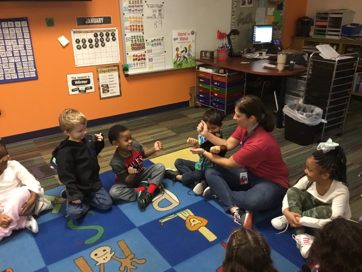 MrsSnodgrassCCE's tweet photo. We loved cooperating with our classmates and @ChristyBowling3 this morning! https://t.co/fYsTBRMsD0