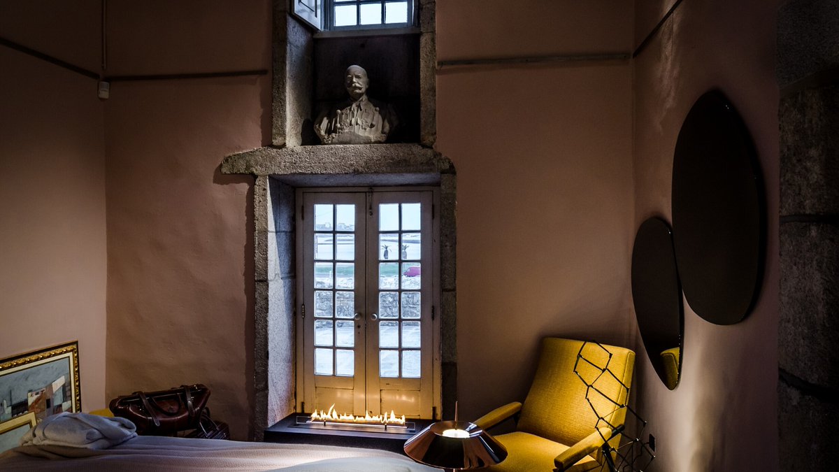 How about a fireplace in your bedroom? With Planika's patented BEV technology you can have one  anywhere you dream!

#ethanol #bioethanol #SmartHome #automaticfire #interior #interiordesign #design #inspiration #interiorstyling #planikafires #automaticfire