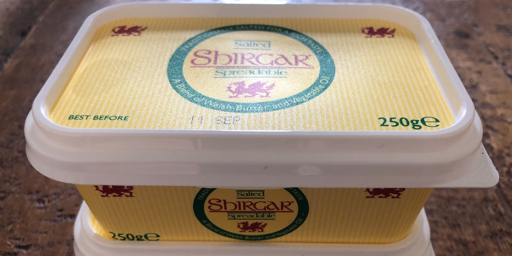 Shirgar_'s tweet photo. โน๏ธ Dairy fats ๐ฅ are better for you than plant-based ๐ฟ alternatives like margarine.
#factfriday #shirgar #butter #spreadble #menyn #saltedbutter https://t.co/aQAT1IZwvn