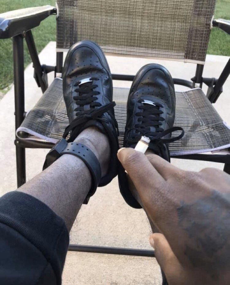 ClipzSink's tweet photo. @Carlitoes School? Shii I'm chillin at home😳 https://t.co/fhA9xyEAVI