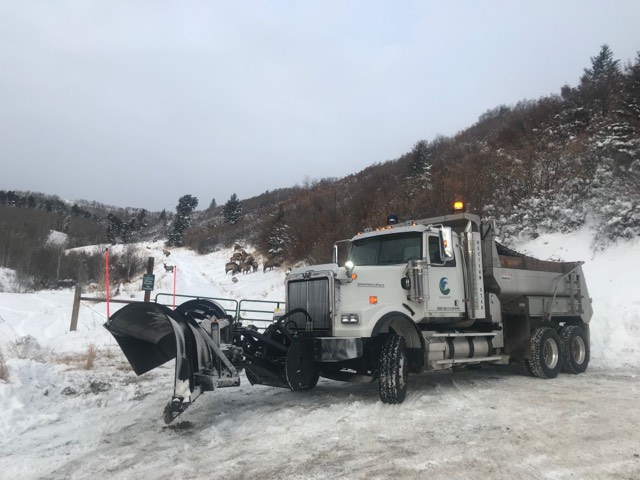 WstrnStarTrucks's tweet photo. This beauty comes from #StarGazer Ray. Here's what he has to say: "2019 #4900SF, I've been plowing snow for 22-23 seasons and by far this is the best plow truck Eagle County (Colorado) has ever owned! Thanks for building a great truck!" Glad to hear it, Ray. #FanFriday https://t.co/vvMFXMapWJ