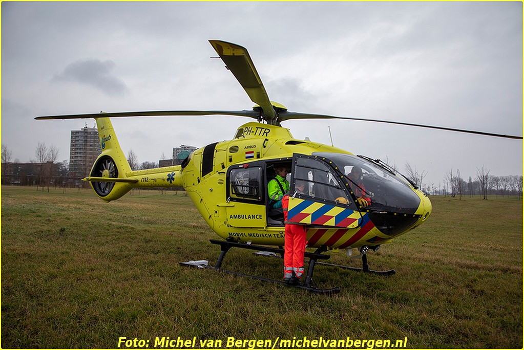Traumahelikopter langs de Prins Bernhardlaan in Haarlem (audio) ..