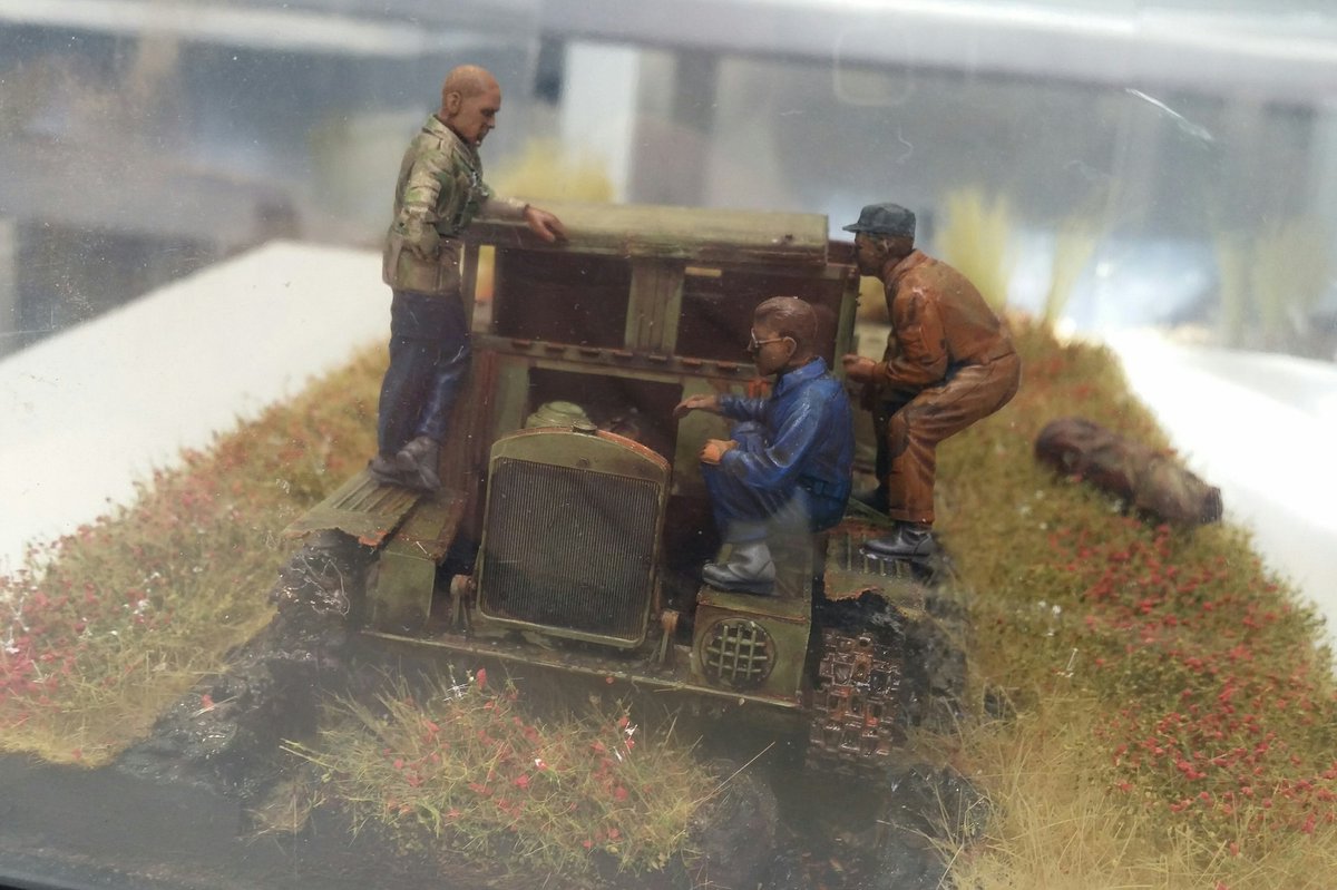 Jonathan_Hoyle's tweet photo. #techniciansPOV Had a great meeting this morning with @modelsforheroes and how @aubmodelmaking can start to work with them, supporting their cause. From my own experience model making has so many mental health benefits and groups like this are vital for helping those in need. https://t.co/VWpXi2fNyB