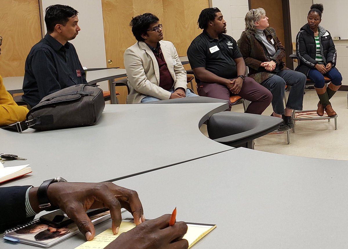 ElliMTravis's tweet photo. Took a little time off work this morning to meet prospective grad students and hear from my classmates in @vt_alce about research opportunities, self-care, and the importance of relationships in grad school. https://t.co/Fzg5gOYkIM