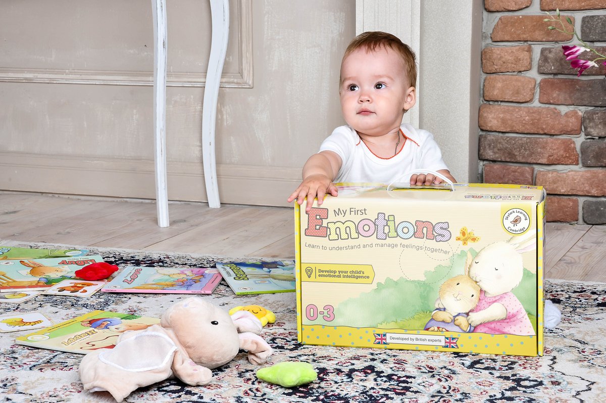SkylarkLearning's tweet photo. #MyFirstEmotions helps young children understand & manage their emotions. The set is a great support for parents, who worry about ‘helicopter’ parenting. #childpsychology #parenting #parentingtips #HelikopterEltern #Helikopter #Eltern #Selbstkontrolle https://t.co/zTQ35g447C https://t.co/iJcHSMRuj1