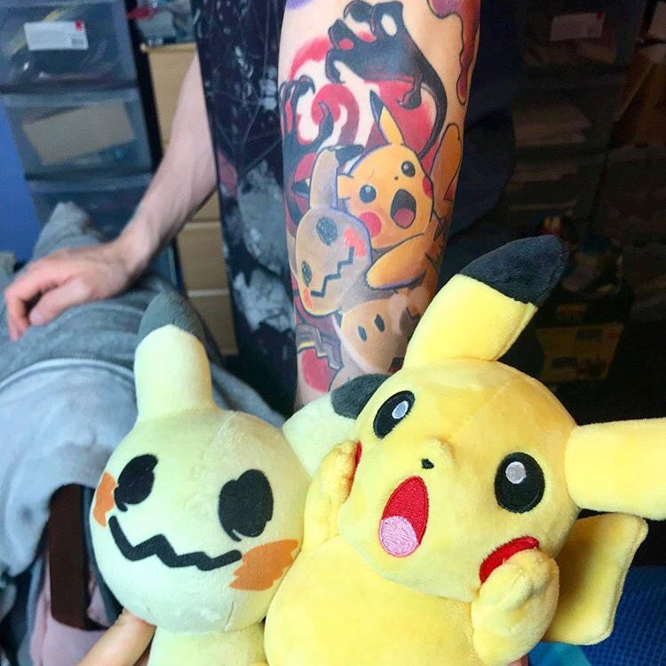 yuki_collabro's tweet photo. #100reasonswhyIloveTom #day17 #reason45 Obviously I love his pokémon sleeve so much. I've never seen such a cute and cool tatoo before. Someday I'd like to try a look at it directly if he doesn't mind. I'm not so serious but I want to be Pikachu on his arm!🤣🤣🤣#ThomasRedgrave https://t.co/t9U8PwnDCk