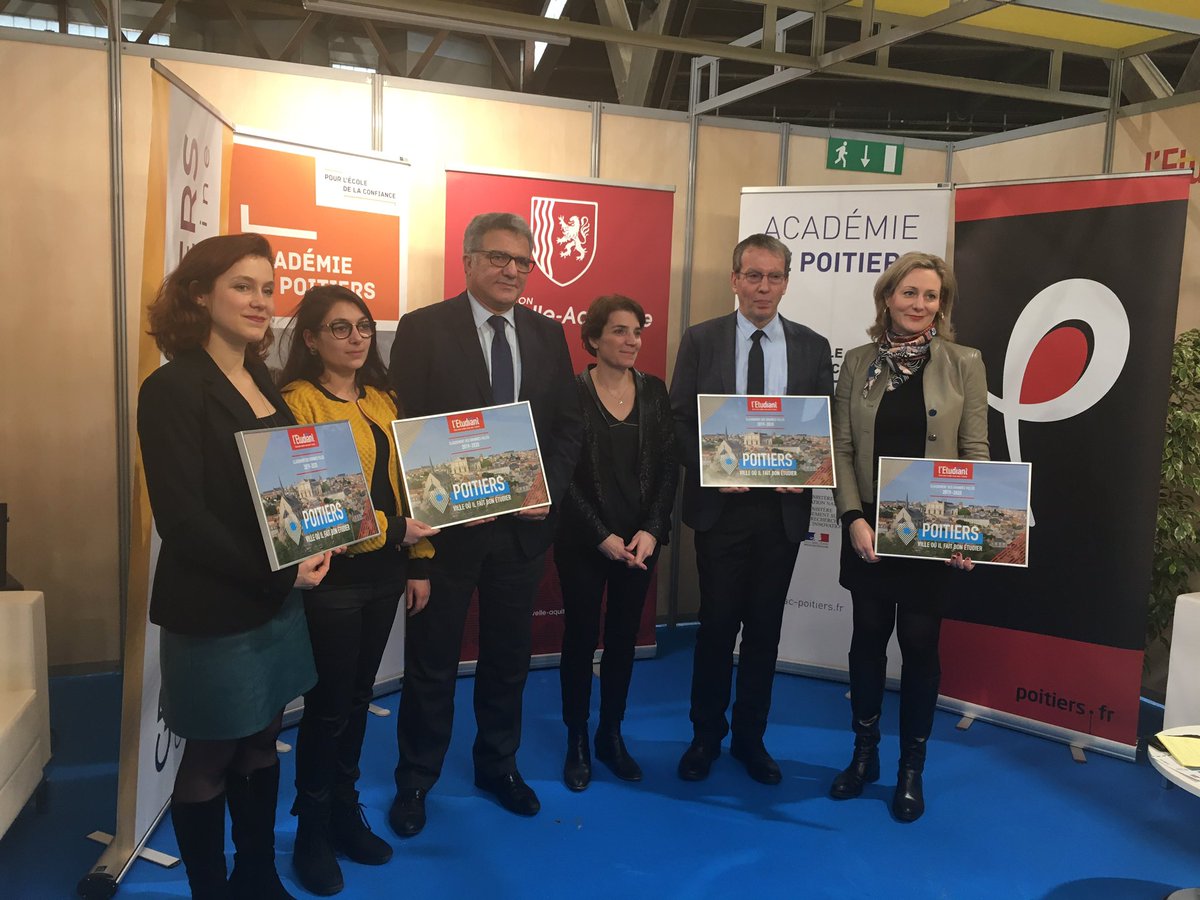 #SALON DE <a href="/letudiant/">l'Etudiant</a> #Poitiers remise du trophées villes où il faut bon étudier, 1e place !! Bravo @Grand_Poitiers @poitiersfr <a href="/UnivPoitiers/">Université de Poitiers</a> <a href="/acpoitiers/">Académie de Poitiers</a> <a href="/NvelleAquitaine/">Nouvelle-Aquitaine</a>