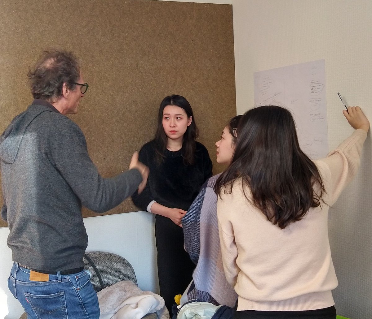 CatherineMorel5's tweet photo. Learning the Principles of creative engagement @AudenciaMECE working on their 2nd design project @Innovation_Sch #gsaws https://t.co/4aCPUxDK1y