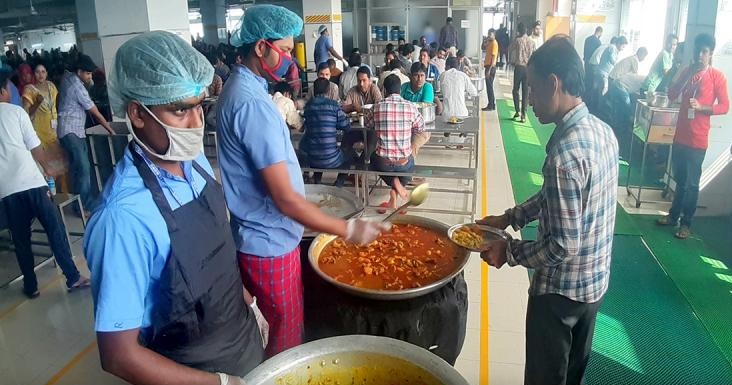 brandbgmea's tweet photo. #Snowtex providing free food to eight thousand workers
@Rubanahuq @a_ibrahim_miton @miranali @Rubel_Sony
https://t.co/xnJbltwlLW https://t.co/BlzWNJkav8