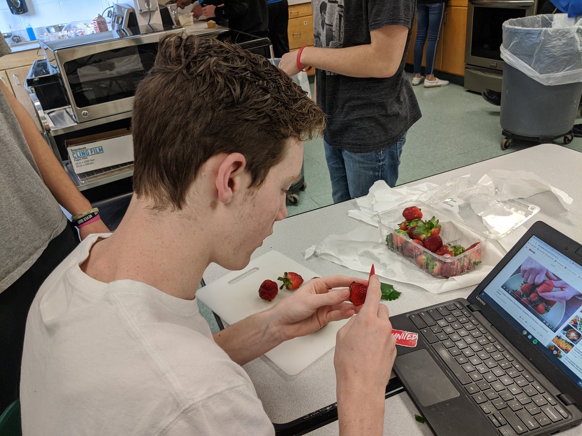 lynngnaegy1's tweet photo. Special touched for winning 🧁 on taste for his class!  Great job, Brody! On to the final judging today! #SayYesToFCS #CHStrong https://t.co/bF7DpYJoDI