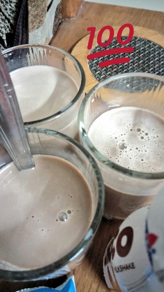 SACHINTAK55's tweet photo. #Creambell #Belgain 🍫 #MILKSHAKES #AAJKUCHTOOFANIFOODI 🐮 #VARUNBEVREGES 🔗 https://t.co/55md5ub6oA #PUNEPANDA 🐼 🐻 https://t.co/QKNgSFUPyE