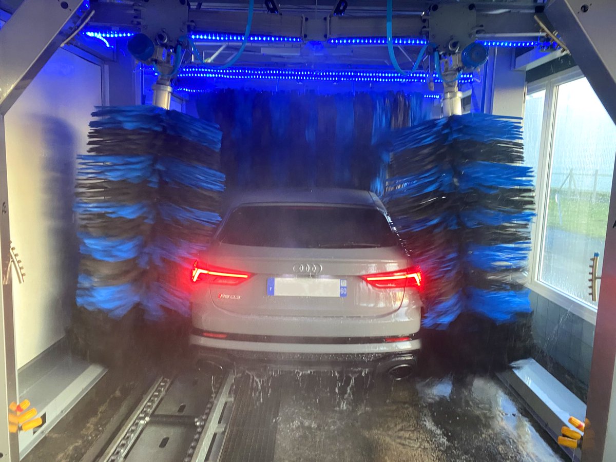 tecnoleclavages's tweet photo. ➡️ Nouveau tunnel de lavage conçu et monté par l’équipe Tecnolec ✅
#tecnolec #lavage #wash #nettoyage #carwash #lavaggio #autolavaggio #clean #carclean #wasch #waschen #autoequip #hautepression #tecnoleclavages #cleaning #wasching #brushin #tunneldelavage #audi #audirsq3 #rsq3 https://t.co/HmS1pT1LA3