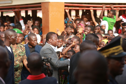 Le PR <a href="/FEGnassingbe/">Faure Essozimna GNASSINGBÉ</a> a procédé à l’inauguration du nouveau marché de #Blitta financé par le <a href="/pudctogo/">pudc togo</a> à hauteur de 445 millions FCFA. L'infrastructure est composée de 19 hangars, d’un bloc de dix boutiques, d’un bloc administratif, un forage photovoltaïque etc...
#PND_Togo