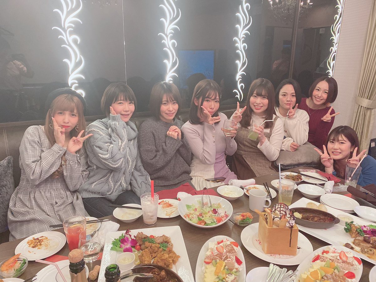 onpu923's tweet photo. 今日はめろリア新年会をしたよー🍸🎵来れなかったメンバーもいたんだけど、集まれた子達で♥(o^^o)
豪華ー⊂(^・^)⊃💕
楽しかったー(*´ч ` *)✨
3時間っという間だった…(>_<)💦
食べて喋ってHappyな時間でした(*ﾉω<*)❤ https://t.co/aFnsu4VOUF