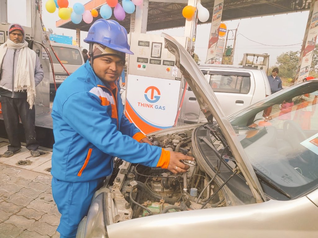 THINKGasIndia's tweet photo. THINK Gas ventures into the western Uttar Pradesh market! Our first #CNG station at @IndianOilcl MKR Highway Petrol Pump on the Delhi-Baghpat Road inaugurated today, facilitating easy access to #NaturalGas for the commuters using this stretch.
#KhulKeSaansLo #THINKGasIndia https://t.co/W2UqpnhywZ