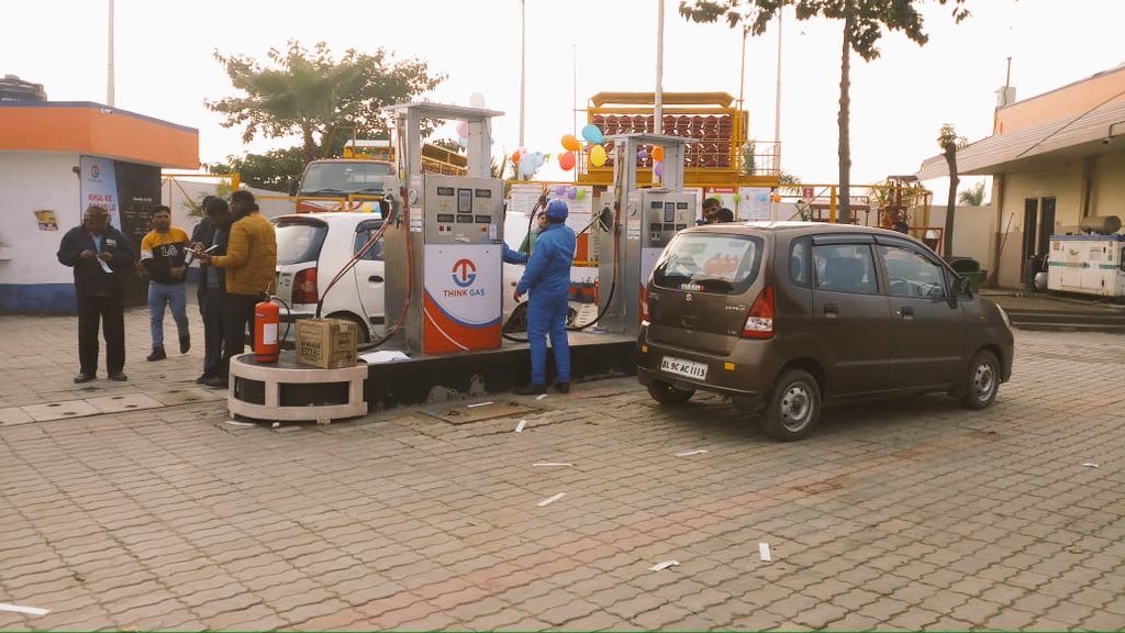 THINKGasIndia's tweet photo. THINK Gas ventures into the western Uttar Pradesh market! Our first #CNG station at @IndianOilcl MKR Highway Petrol Pump on the Delhi-Baghpat Road inaugurated today, facilitating easy access to #NaturalGas for the commuters using this stretch.
#KhulKeSaansLo #THINKGasIndia https://t.co/W2UqpnhywZ