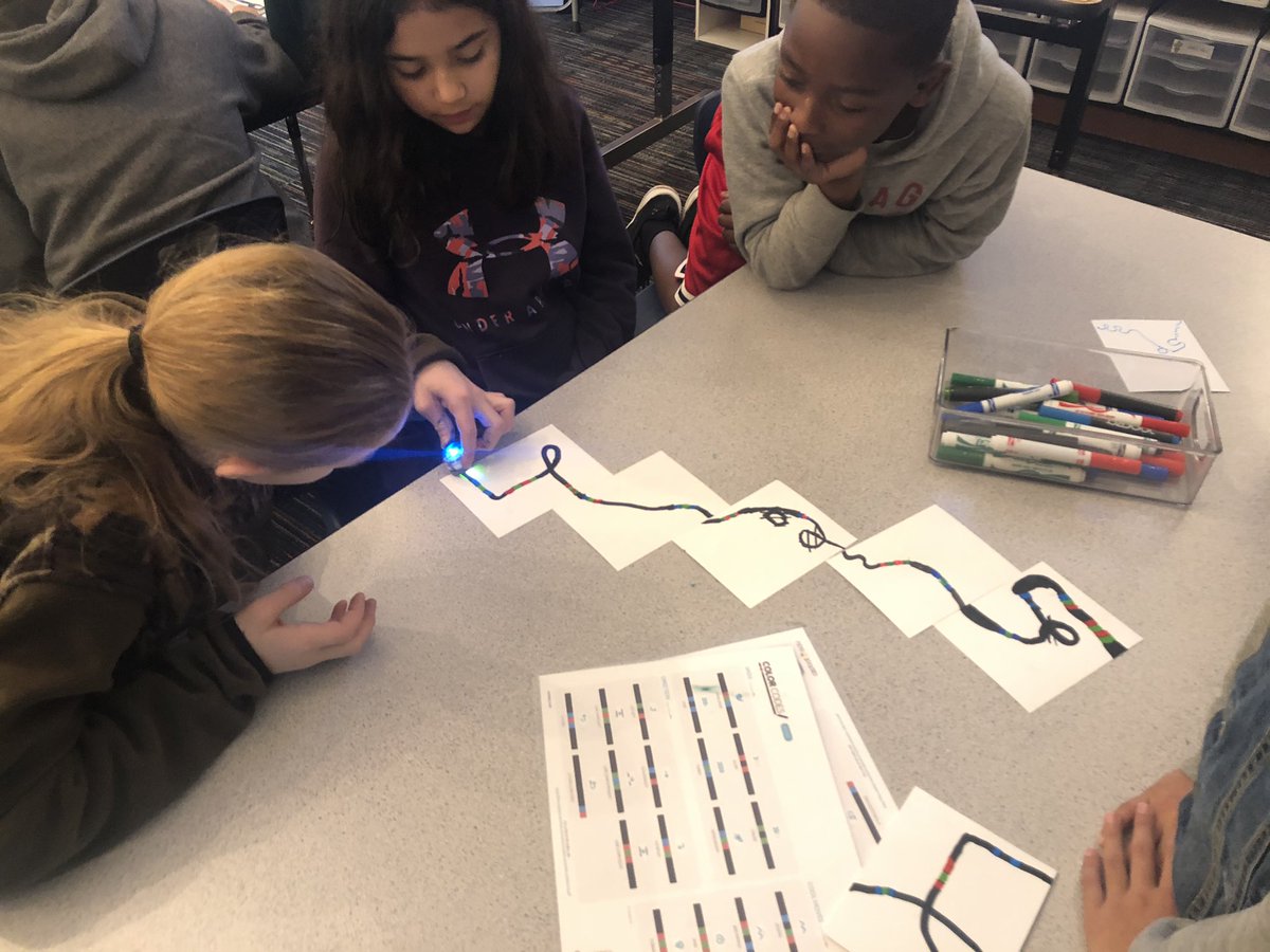 KrollMary's tweet photo. Great day of learning at KES STEAM Academy! @Ozobot @KrauseElem #KESSTEAM https://t.co/CtP7faflyb
