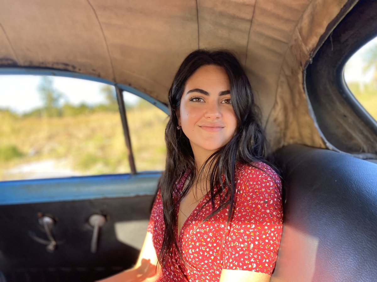 AndreaChavezTre's tweet photo. Me fui unos días a la hermana República de Cuba a descansar.

Fue bien bonito sentirme segura en cualquier rincón de La Habana y escuchar a diario a su gente cantando canciones de las proezas de Fidel y del Che. 💚

Cuéntenme, ¿de qué me perdí? https://t.co/SeQKt6mWbs