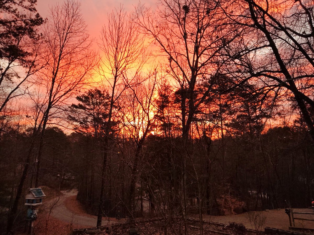 Nothing like a gorgeous sunrise in the North Ga Mountains...#wishyouwerehere #relax #breath #getaway