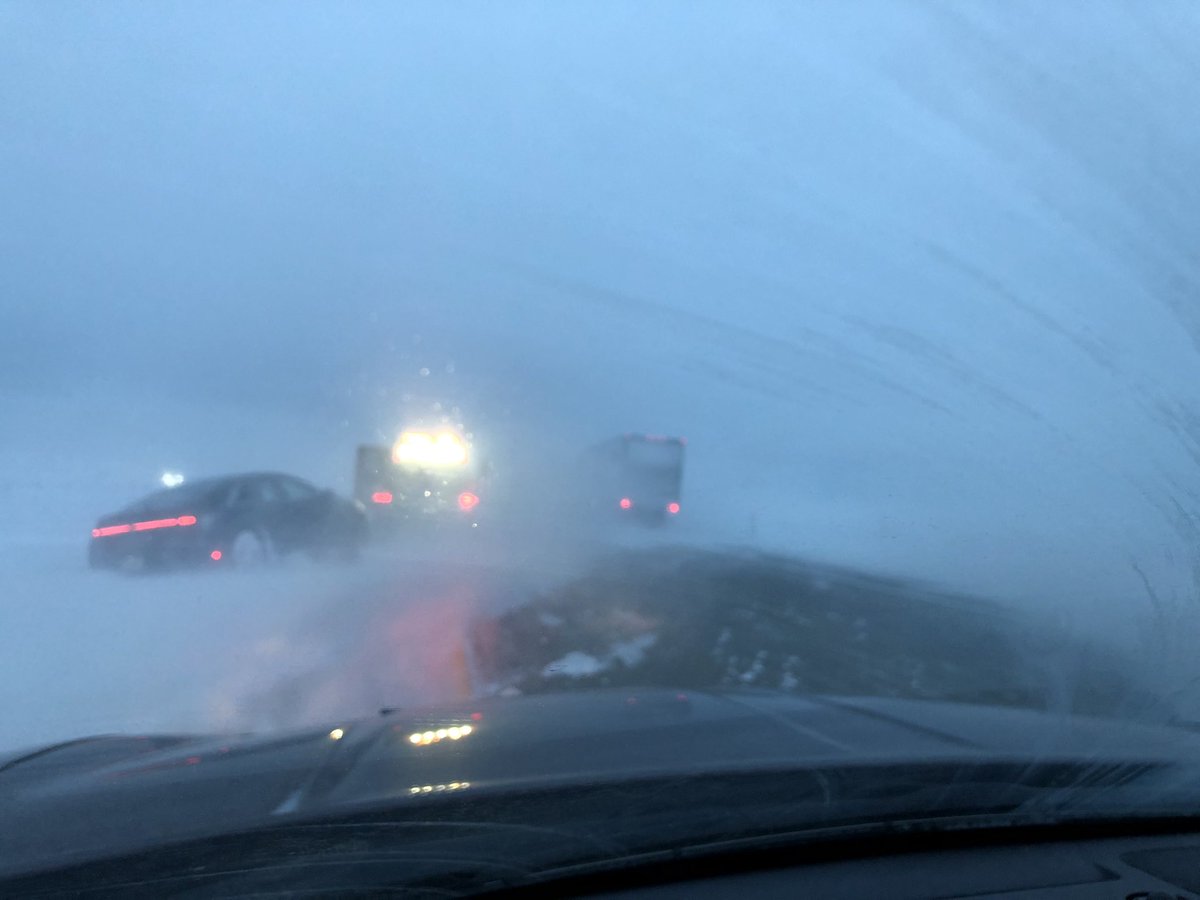 MnDPS_MSP's tweet image. Don’t get caught off guard if you’re traveling today and tomorrow.

Keep warm clothes and blankets in your vehicle. Also have jumper cables, water, snacks and a flashlight in your car.

If are stranded or are involved in a crash, it might take some time before help arrives.