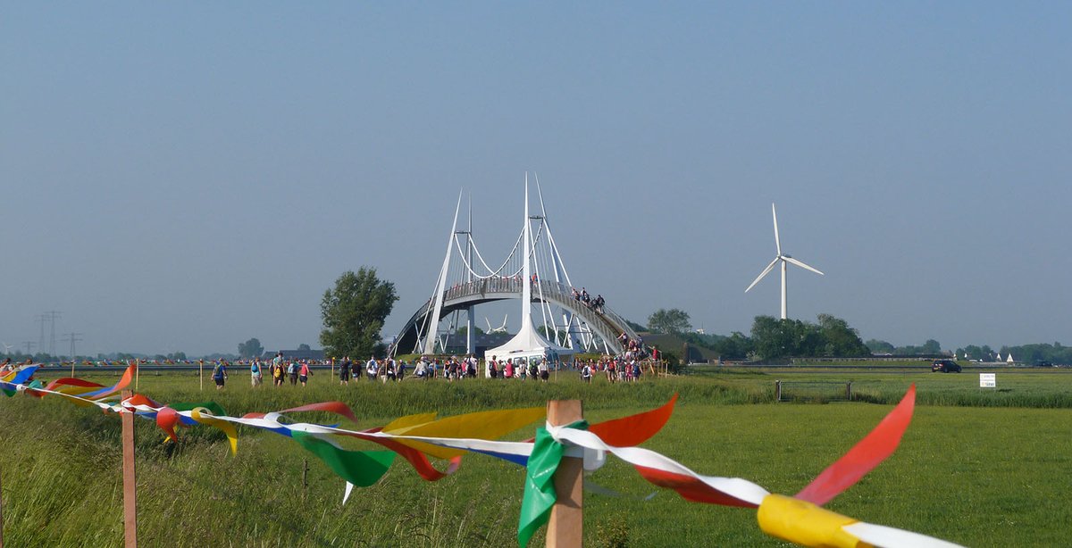 'Moarn is it safier!' Om 6.00 uur 's ochtends start de kaartverkoop van de 6e #Slachtemarathon. #itfryskegea beheert een groot deel van de route en is trots op dit beeldbepalende cultuurhistorische element in het Friese landschap. Ontdek waarom en doe mee! itfryskegea.nl/de-slachtemara…